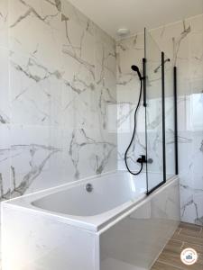 Villas La Villa Azura : photos des chambres