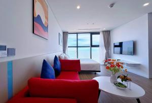 Flamingo Hải Tiến, Deluxe Room Sea View, 2 phòng, ban công rộng và có bồn tắm massage