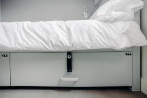 Hostel Demain cest loin