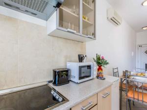 Apartment in Vrbnik - Insel Krk 13615