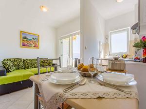 Apartment in Vrbnik - Insel Krk 13615