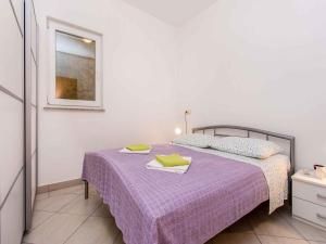 Apartment in Vrbnik - Insel Krk 13615