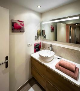 Appartements Le Cosy Lily - Lumineux appartement de 2 chambres et balcons situe au calme, a 10 min de Versailles : photos des chambres