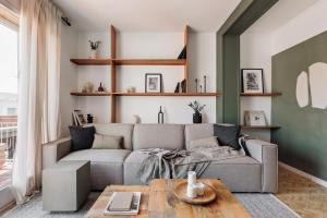 Itza - 3 bedrooms and office and terrace in Gràcia
