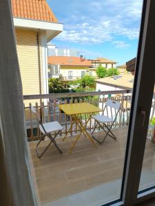 SUITEHOME Comfort Apartment near the Beach