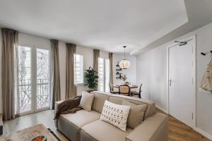 Campro - 3 bedrooms w balcony in Eixample Esquerra