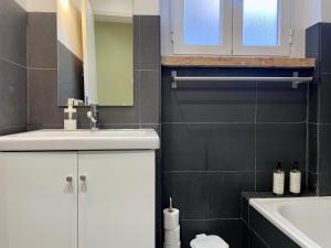 Bright & Spacious by the River, by TimeCooler