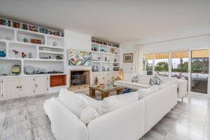 Spacious villa with sea view, tennis & golf garden #1963