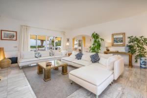 Spacious villa with sea view, tennis & golf garden #1963