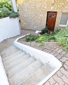 Hillside Apartment with AC & heating in Grande Maison