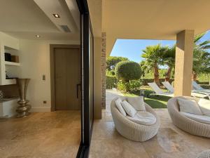 Villa Queen of South