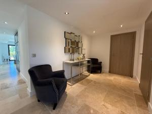 Villa Queen of South