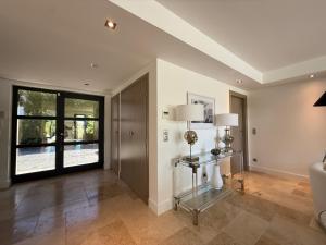 Villa Queen of South