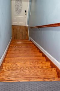 A cozy serene 3 BDR, 2 full baths near JFK & LaGuardia Airport