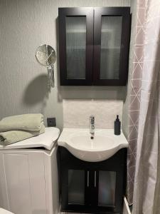 Cozy Home with Private Bedroom