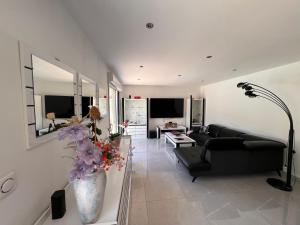 Villas Villa 4 chambres recente avec piscine et Jardin : photos des chambres