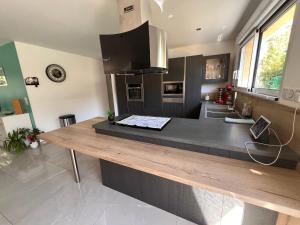 Villas Villa 4 chambres recente avec piscine et Jardin : photos des chambres