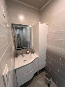 Villas Villa 4 chambres recente avec piscine et Jardin : photos des chambres