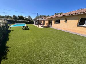 Villas Villa 4 chambres recente avec piscine et Jardin : photos des chambres