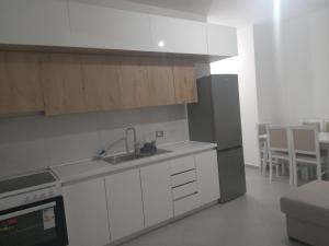 Velipoja Beach White Apartment