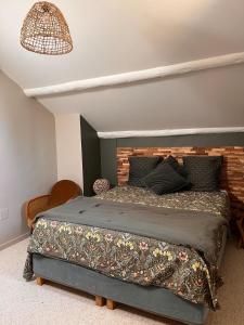 Maison 2 ch en campagne 5 mn du centre en voiture avec possibilité piscine familiale