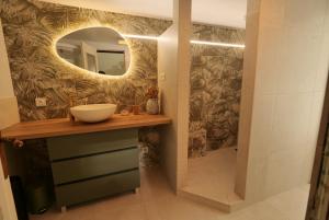 Maison 2 ch en campagne 5 mn du centre en voiture avec possibilité piscine familiale