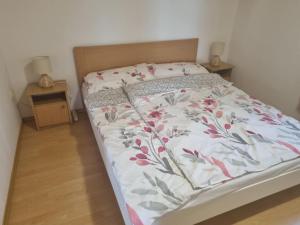 Sunflower Apartment, Napraforgóapartman