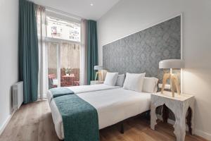 Art House Fira Apartments