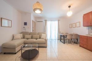 2BR Escape by Attiki Metro