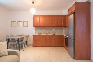 2BR Escape by Attiki Metro