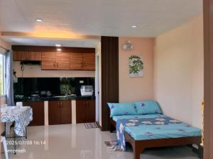 Megan and Angel Travellers Inn