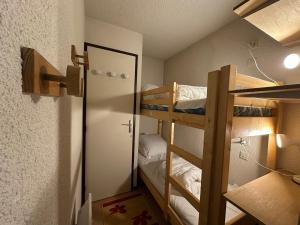 Appartements Studio 4 pers avec balcon, proche telecabine, tele, Wi-Fi, casier a skis - Morillon - FR-1-642-30 : photos des chambres