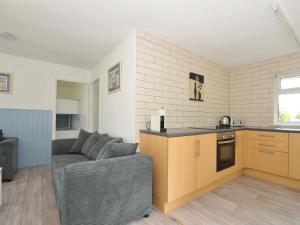 4 Rosecraddoc Lodge Holiday Bungalows