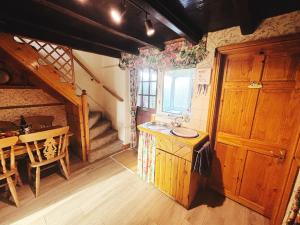 Charming Lilac Cottage, Aldbrough, East Yorkshire