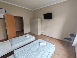 Stylish 1-Bedroom Apartment for Rent - Central Essen Location