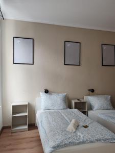 Stylish 1-Bedroom Apartment for Rent - Central Essen Location