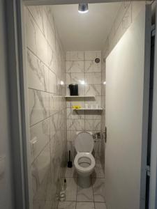 B&B / Chambres d'hotes Chambre Privee Colocation Femme : photos des chambres