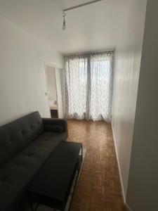 B&B / Chambres d'hotes Chambre Privee Colocation Femme : photos des chambres