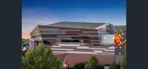 Happy BNB at Oaks Embassy