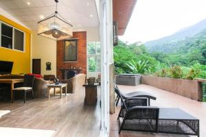 Peaceful Forest Haven 3 BR Bangkong Kahoy