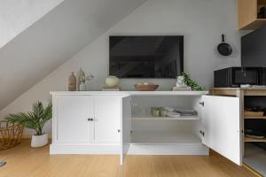 2 BR Golf View Loft Timeless Charm in Avant BGC