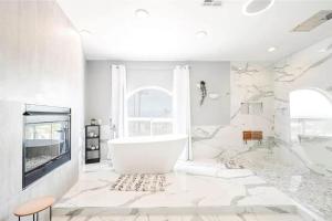 Villa with Pickleball - BB court - Pool