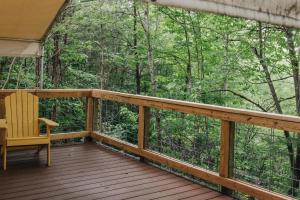 The Meadowlarks Nest - Glamping Tent with AC