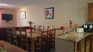 Maisons de vacances Gite Coccinelle - Sauna,Jacuzzi,Calme : photos des chambres