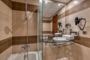 Double or Twin Room with Extra Bed (2 Adults + 1 Child) room in Senator Huelva