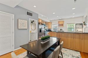 Spacious DC Retreat Two Units 4BR & 5BA #DCottage