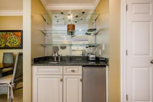 Phoenix IX 504 condo