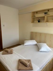 Ap 3 camere decomandate in apropiere de plaja Perla, Constanta