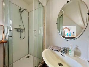 Appartements La Petite Cachette de Grandcamp - Seafront view : photos des chambres