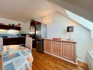Appartements La Petite Cachette de Grandcamp - Seafront view : photos des chambres